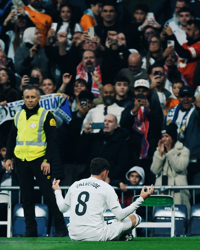 尤文2-0帕福斯，戴维破门+失良机，麦肯尼建功，伊尔迪兹助攻（尤文2-0帕福斯：戴维破门仍失良机，麦肯尼进球，伊尔迪兹送助攻）