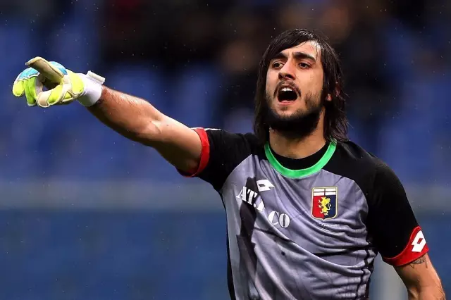 庆祝波兰独立日，莱万将纽约帝国大厦点亮为白红色（莱万为波兰独立日点亮纽约帝国大厦白红灯光）