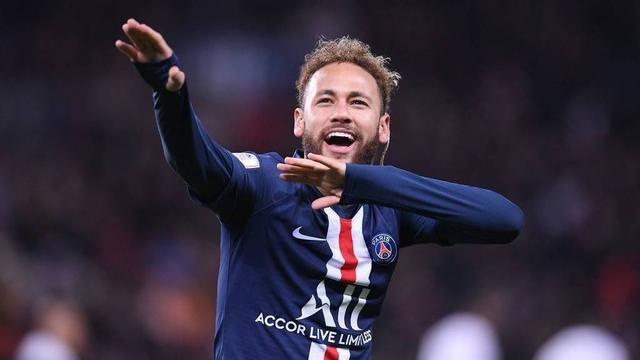 克瓦拉茨赫利亚双响炮率巴黎5-0大胜雷恩，重返争冠正轨（克瓦拉茨赫利亚梅开二度，巴黎5-0横扫雷恩重回争冠轨道）